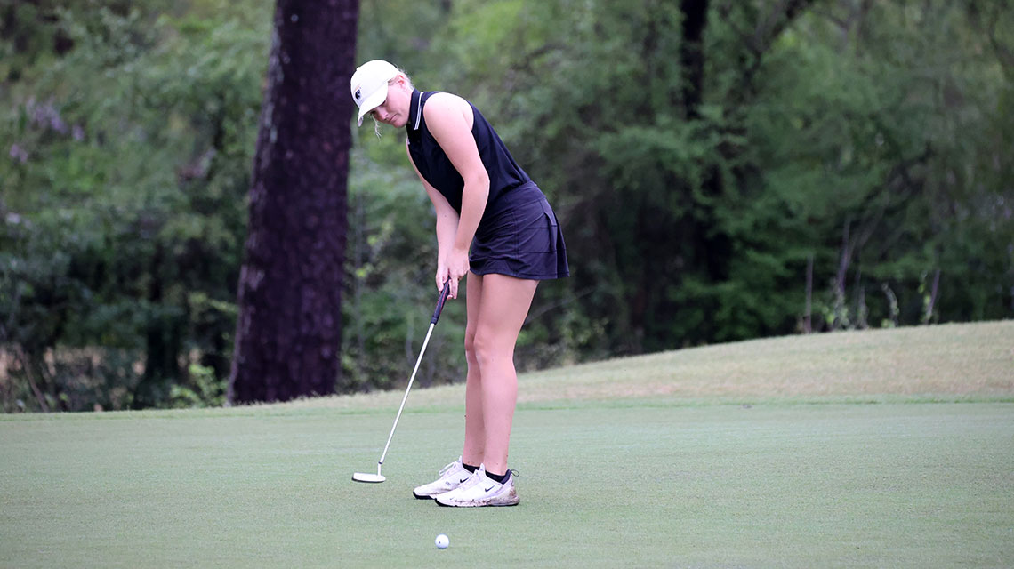 Fifth-Ranked Women’s Golf Leads Lady Bearcat Invitational with Play Suspended in Second Round