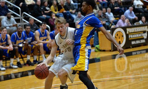 Trojans Fall to 21st-Ranked Royals