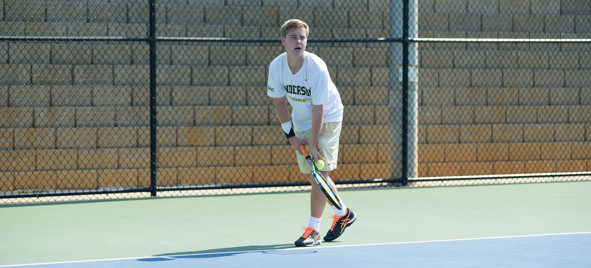 Men's Tennis Edged out by Lincoln Memorial; 5-4