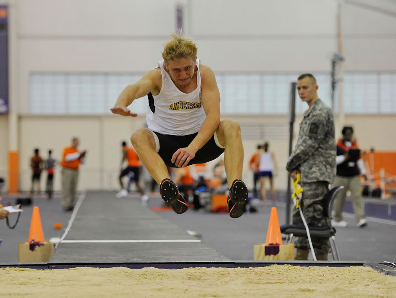 Track and Field Wraps Up Competition at Niswonger Invitational