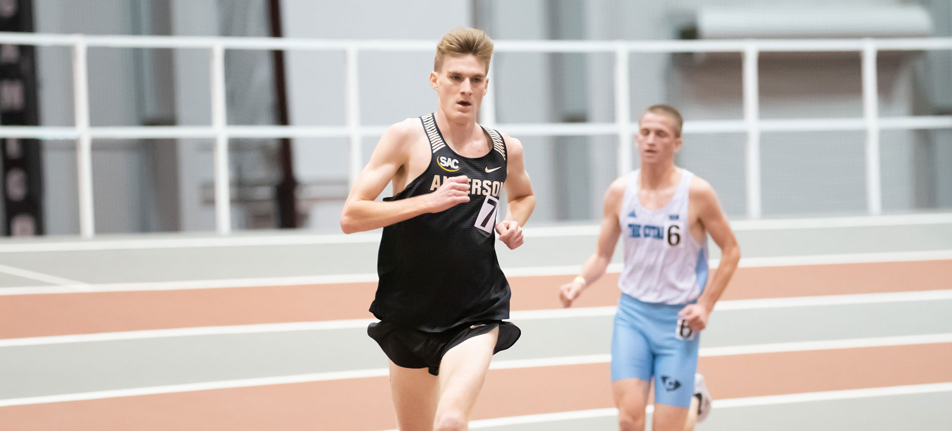 Quillen and Sutcliffe Set Personal-Best Times at Grand Valley State’s Big Meet