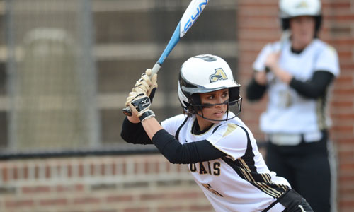Softball Sweeps Doubleheader from Wolves