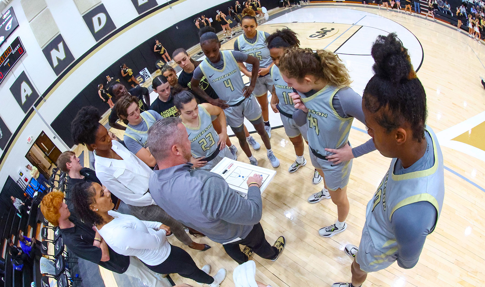 Women’s Basketball Set To Hit The Road To Open New Year Slate