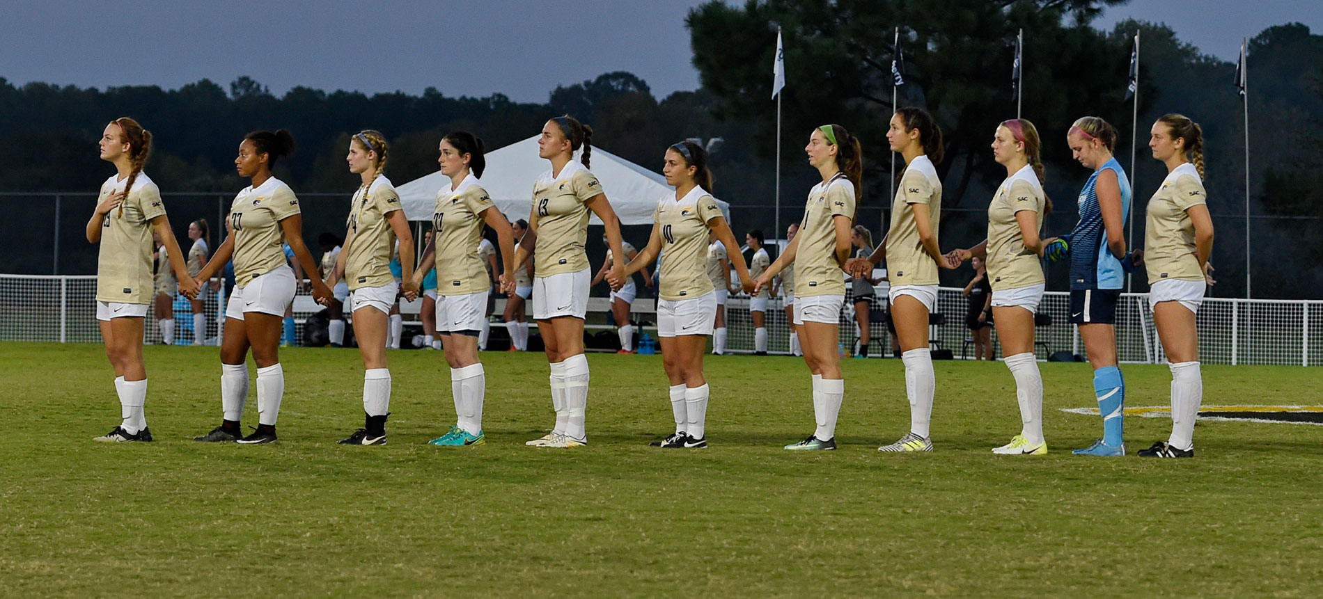Women’s Soccer Plays on the Road at Queens on Wednesday