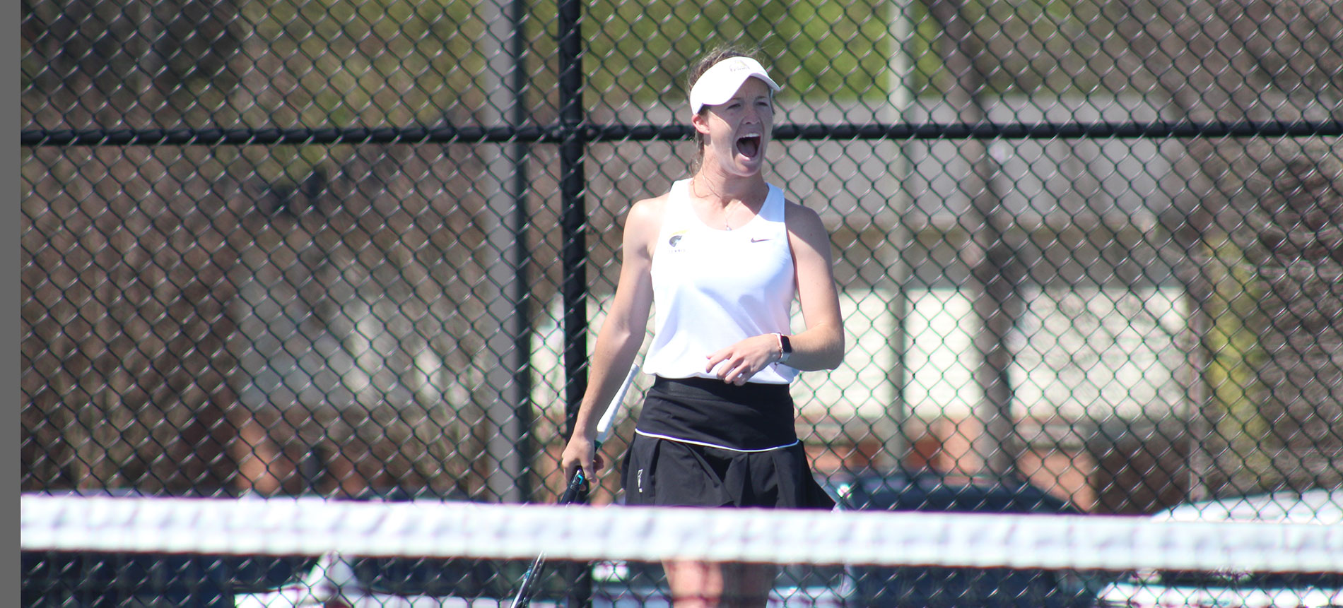 Women’s Tennis Edged Out By No. 9 Queens