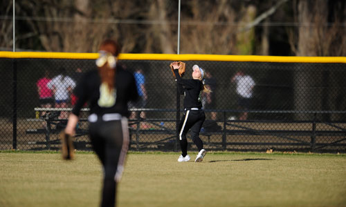 Softball Visits Wingate for Conference Doubleheader on Sunday