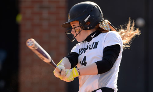 Softball Extends Win Streak to Six with Sweep of Lions