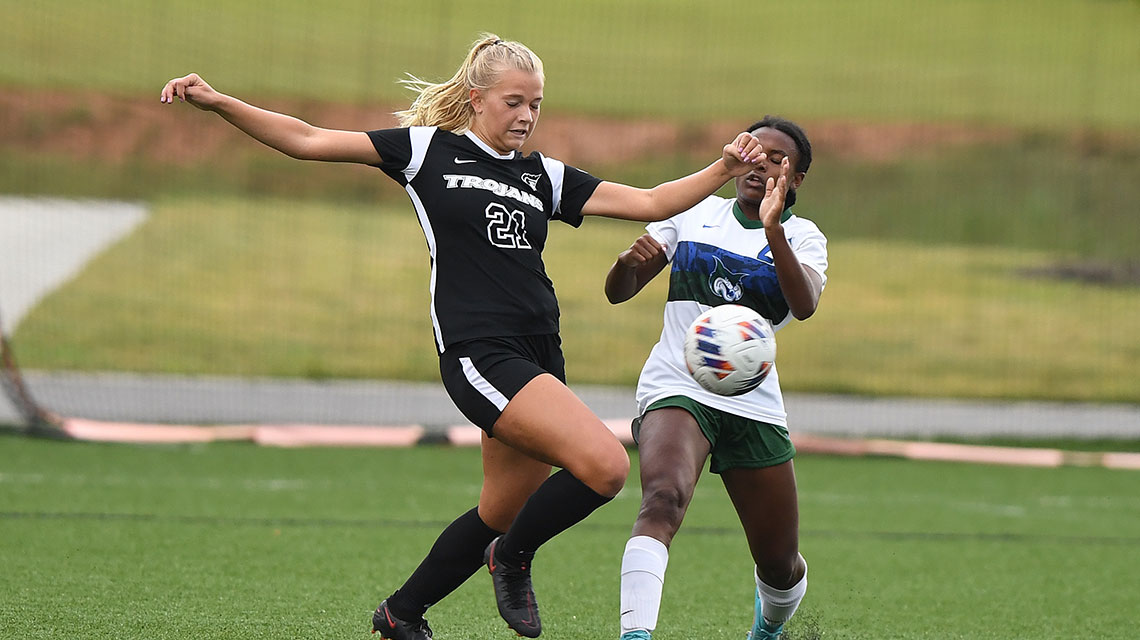 Trojans and Bearcats End In 0-0 Draw
