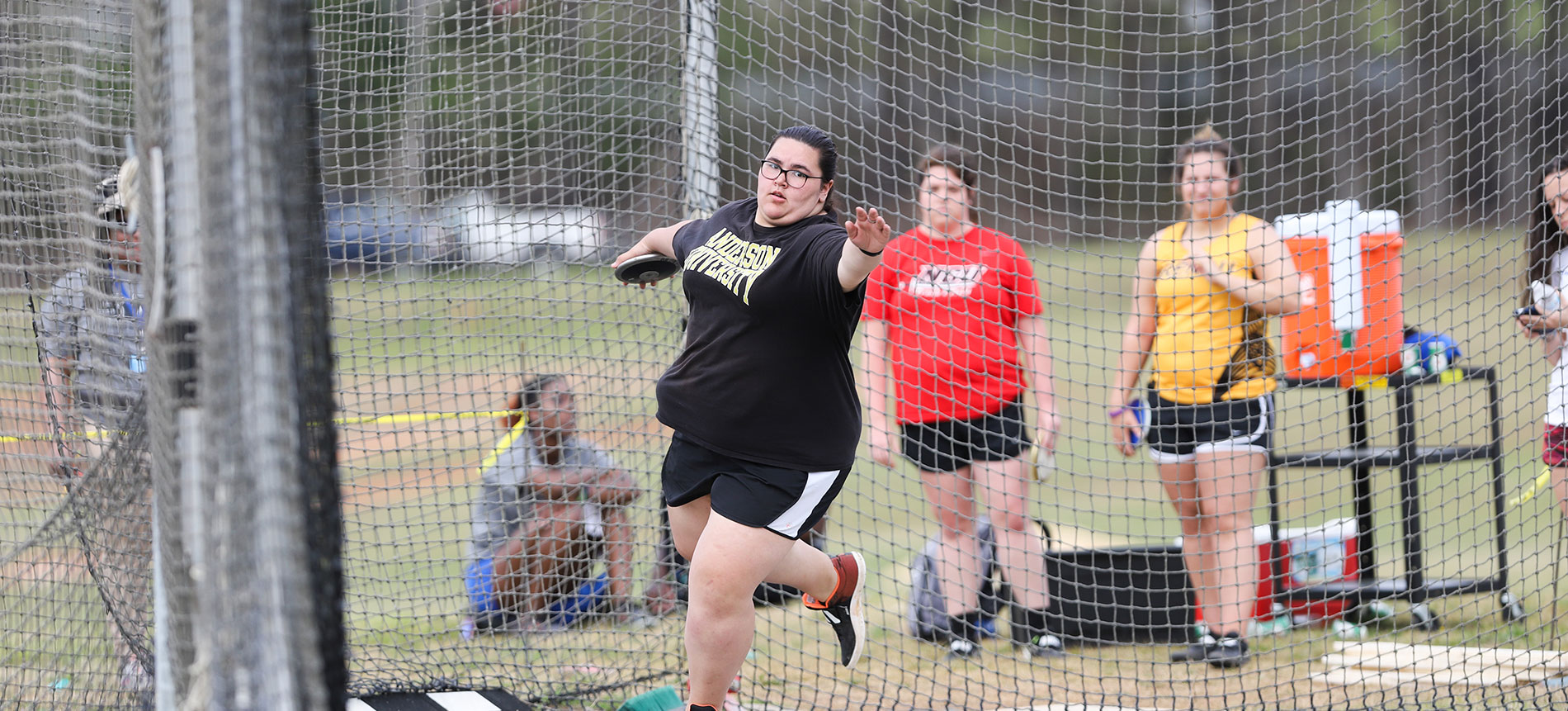 Track and Field Captures Nine Top-10 Finishes at Terrier Relays