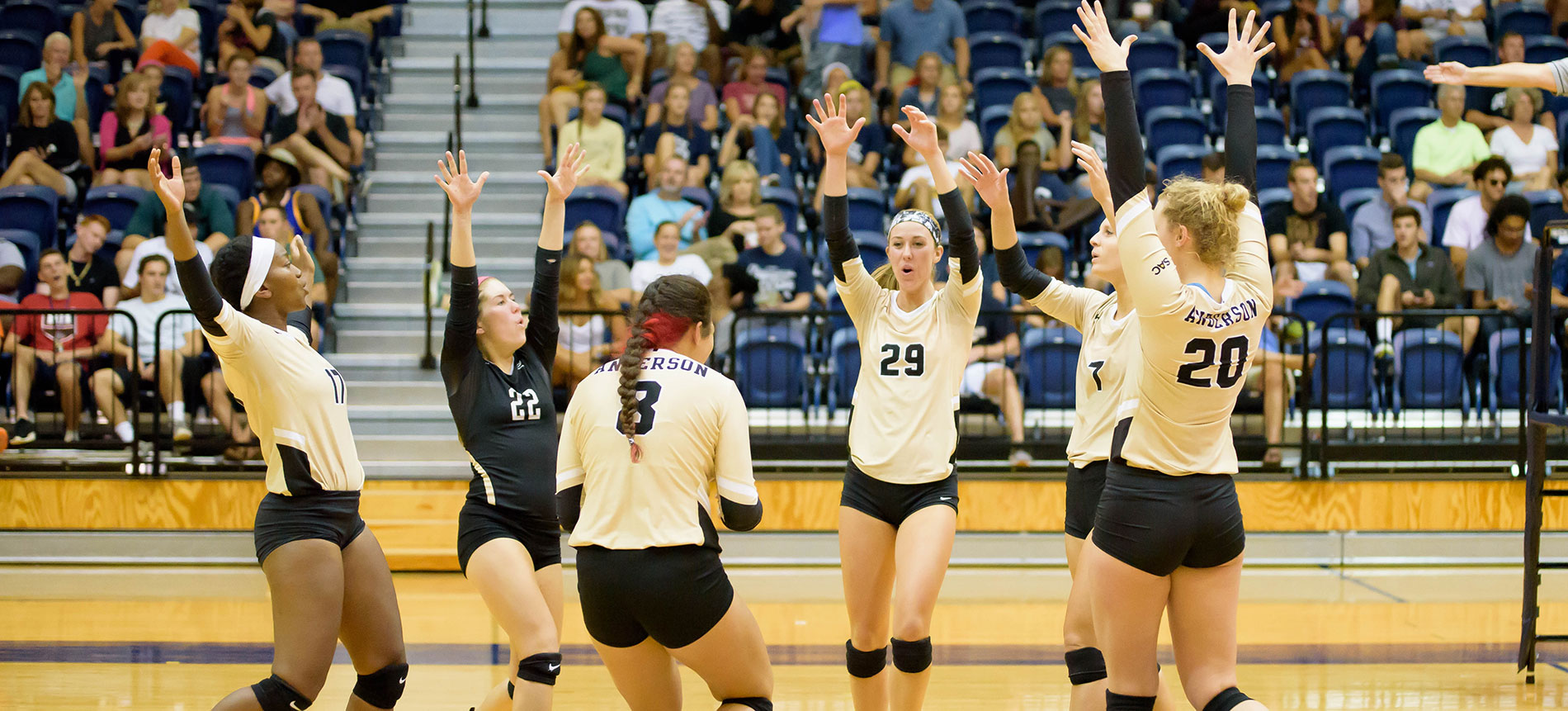 Trojans Outlast Royals in Four Sets