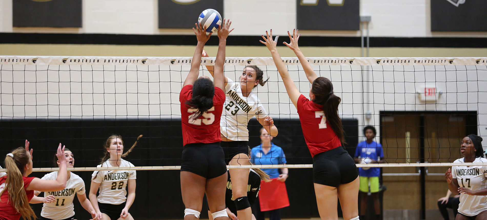 Volleyball Rallies for Five-Set Win at Lincoln Memorial